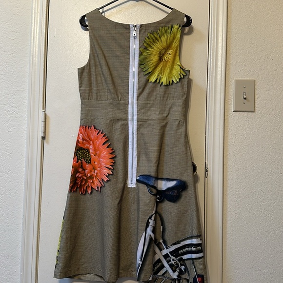 Pazuki London Size Small Bicycle Bee Flower Pleated Dress - Picture 5 of 14